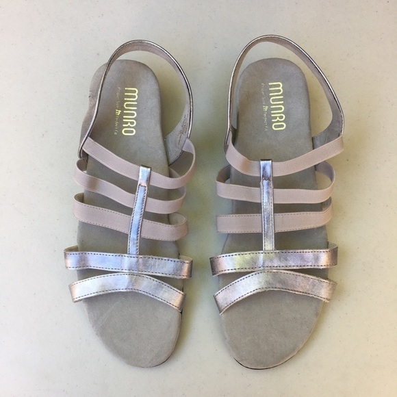 NEW MUNRO Bev Silver Sandals Size 9.5 Wide Width Comfort Shoe - Picture 1 of 8